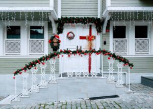 Read more about the article Christmas Door Decorations: Protect Your Door While Celebrating